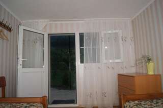 Гостевой дом Горный воздух Лазаревское Двухместный номер с 2 отдельными кроватями и видом на горы-6